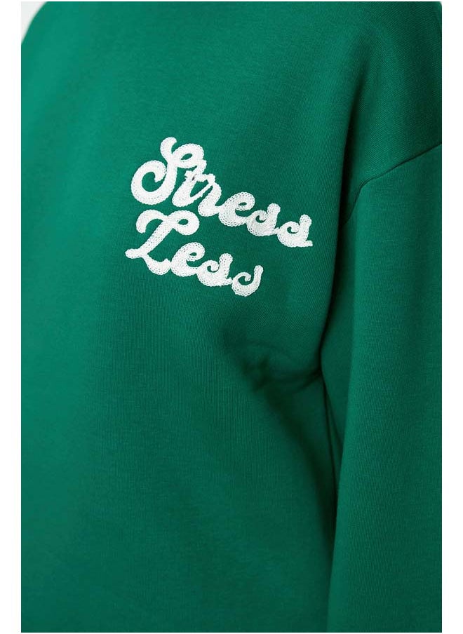 trendyol - Emerald Green Thick Inside Polar Slogan Embroidered Regular/Normal Fit Knitted Sweatshirt TWOAW24SW00094 - Image 1