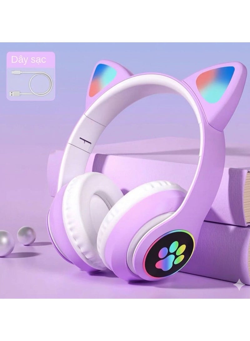 سماعات رأس للأطفال مزودة بميكروفون/إضاءة LED RGB، سماعات بلوتوث بتصميم أذن قطة، تحديد مستوى الصوت 94 ديسيبل، سماعات ستيريو قابلة للطي تغطي الأذن بالكامل للأطفال، مناسبة للأجهزة اللوحية/المدرسة/أجهزة iPad/الهواتف الذكية (بنفسجي) - Image 3