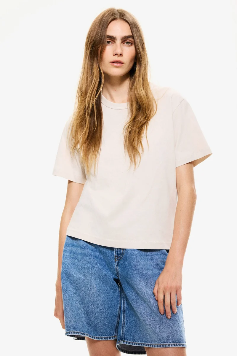 اتش اند ام تي-شيرت