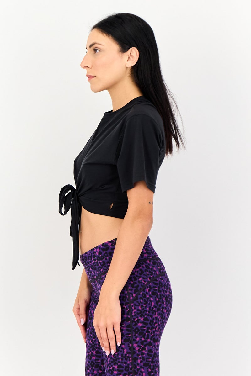 Adidas قمصان تدريب قصيرة الأكمام للنساء، سوداء - Image 2