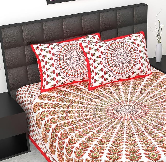 EWISH BOX PEACOCK PRINT COTTON DOUBLE BEDSHEET SET WITH 2 PILLOW COVERS RED AND WHITE