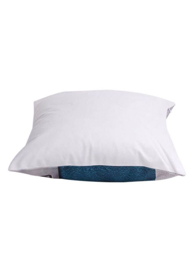 نيبمينينت غطاء وسادة بطبعة كاميرا ثلاثية الأبعاد بنمط كلاسيكي قماش أبيض/ أزرق/ أسود 45 x 45سنتيمتر - Image 2