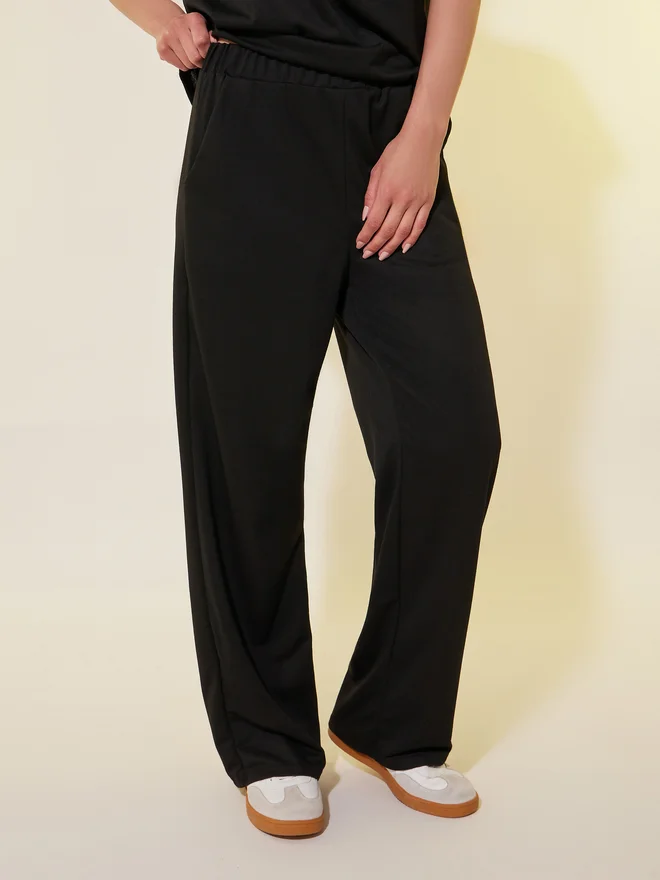 Styli Styli Graphic Printed Short Sleeve T-Shirt and Pants Co-Ords