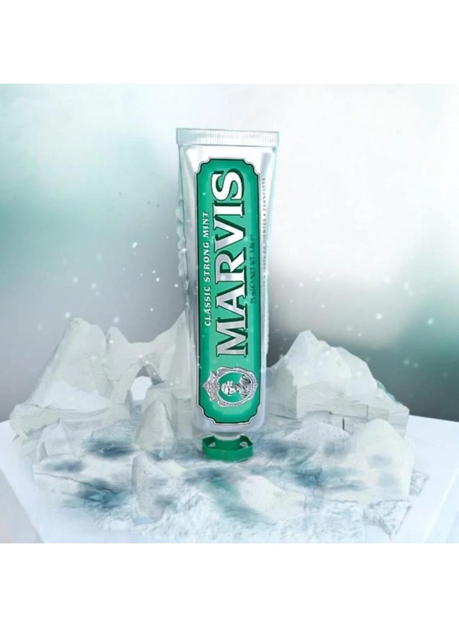 Marvis Classic Strong Mint Toothpaste Sensational Flavoured Toothpaste for a Long-Lasting Freshness - 85ml - Image 4