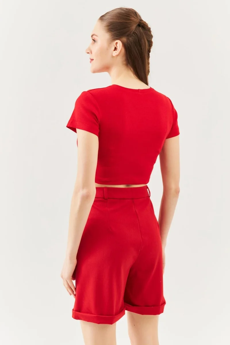 Butikgiz Kırmızı Kısa Kol Bisiklet Yaka Vücuda Oturan %100 Pamuklu Kaşkorse Esnek Crop Bluz