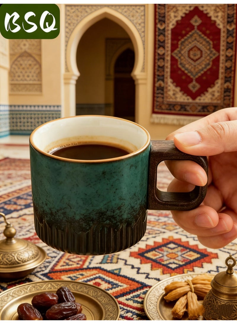 بي إس كيو كوبان صغيران من الإسبريسو (أزرق وأخضر، كلاهما مخبوز) سعة 75 مل بمقابض سيراميكية وتزجيج متدرج، مثاليان للقهوة التركية واللاتيه والكابتشينو. كما تتضمن المجموعة كوبين صغيرين من البورسلين على الطراز الياباني (بمقابض خشبية) وفنجانين صغيرين من الشاي الخزفي. - Image 3