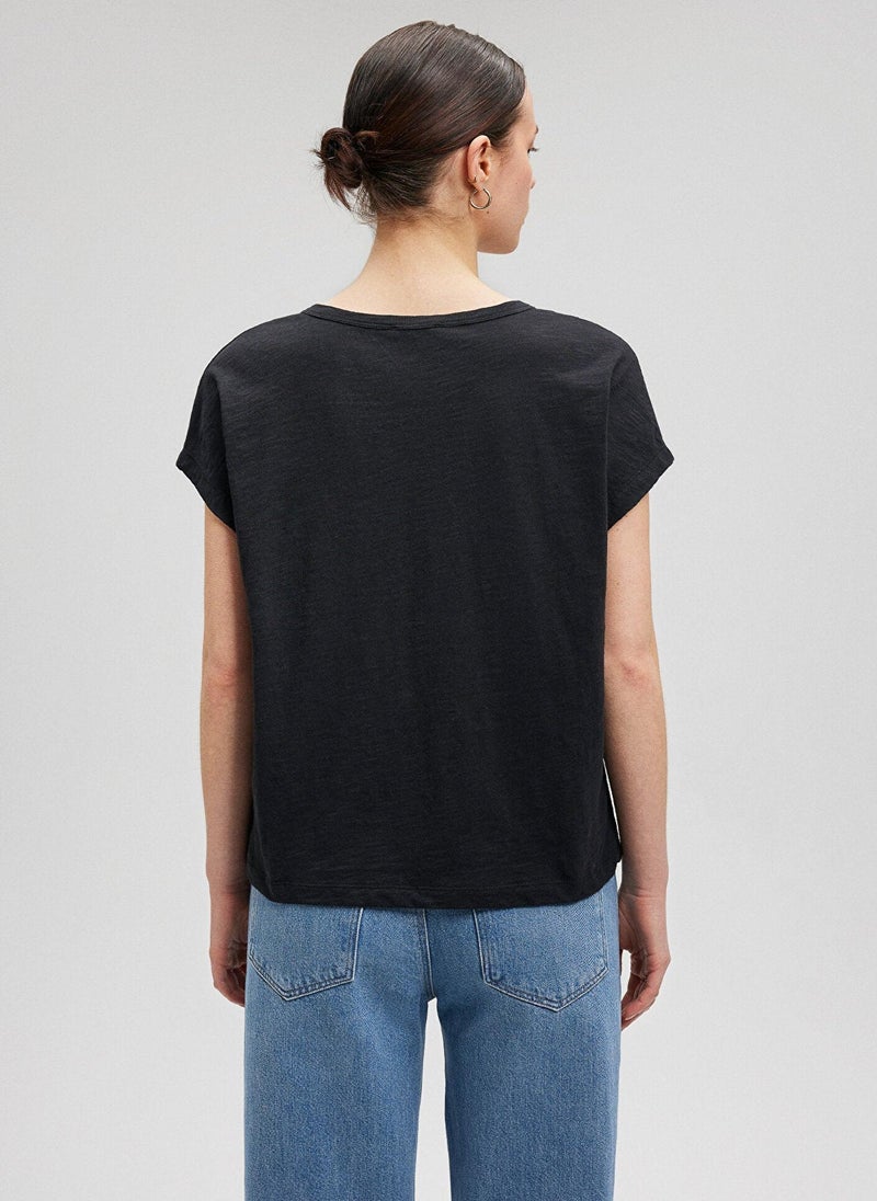 MAVI V Neck Black Basic T-Shirt - Image 4