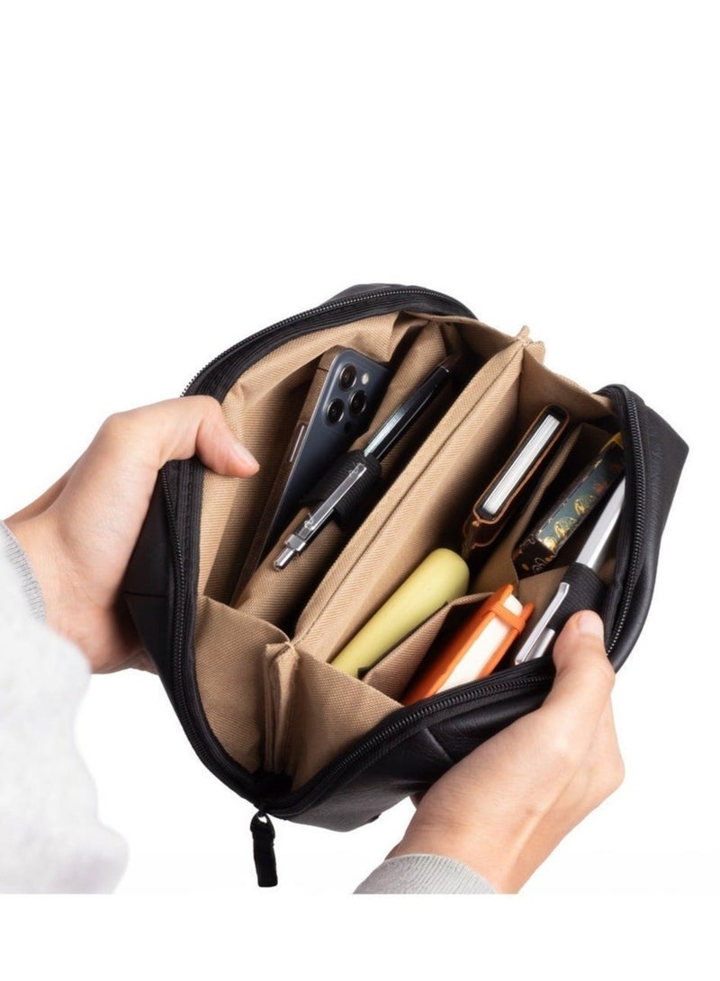 ايه ار سابلاي Ar Tech Pro من Arij Bags | شنطة يد جلد منظمة، 11 قسم للتنظيم العملي، مبطنة من الداخل لحماية الهاتف والأغراض، تصميم عملي للاستخدام اليومي والتنقل (أسود) - Image 2
