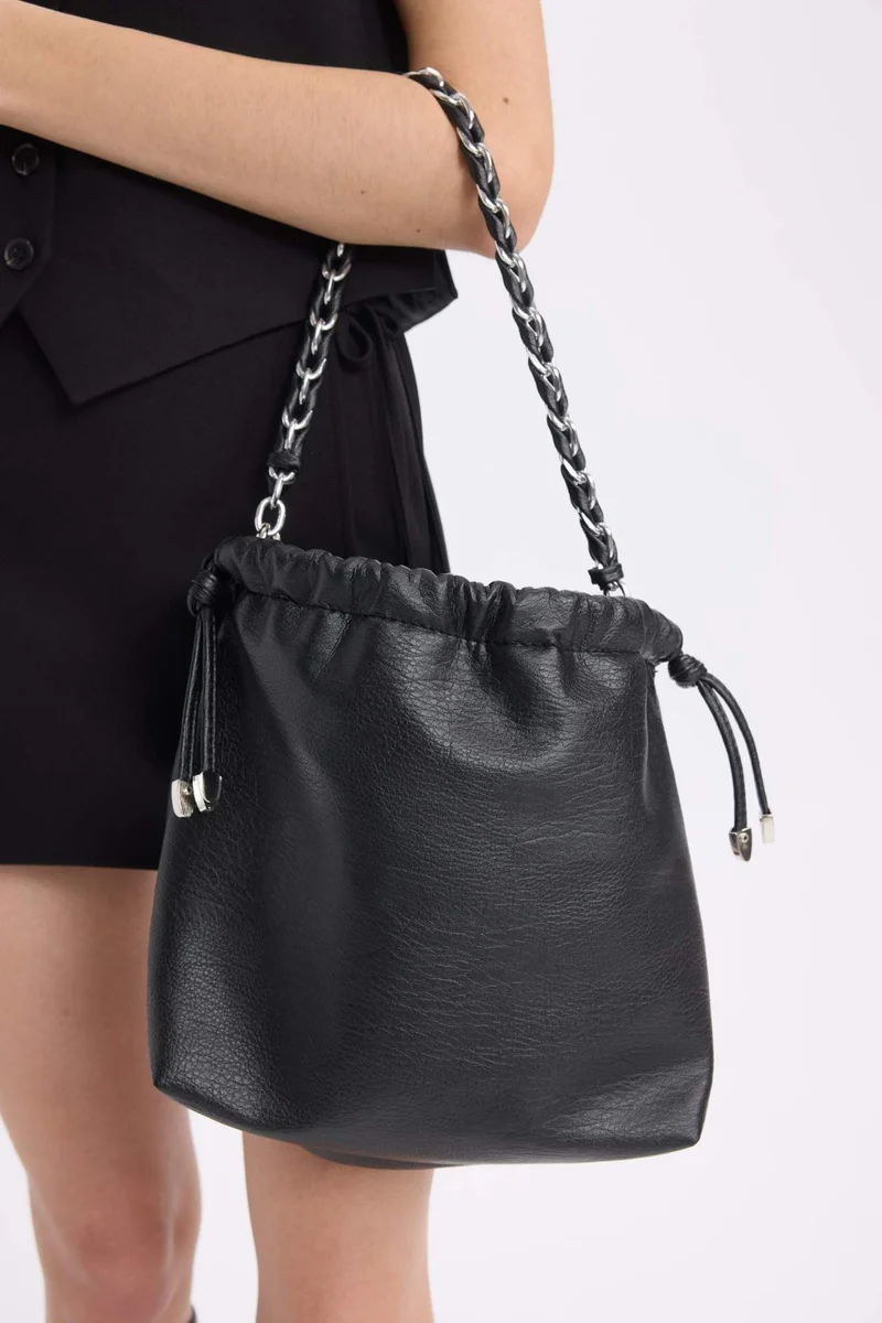 ديفاكتو Woman Chain Strap Detailed Faux Leather Shoulder Bag
