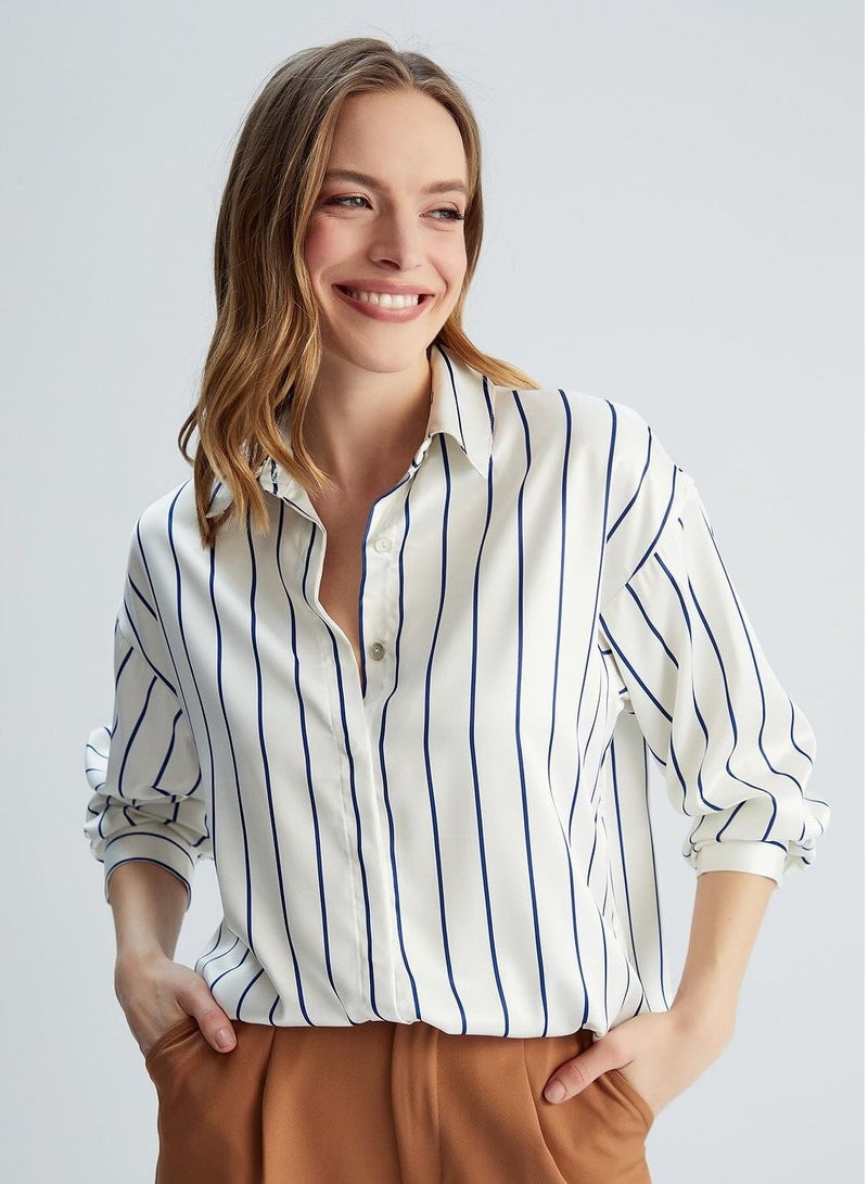 جوي قميص مقلم واسع من الستان - Image 1