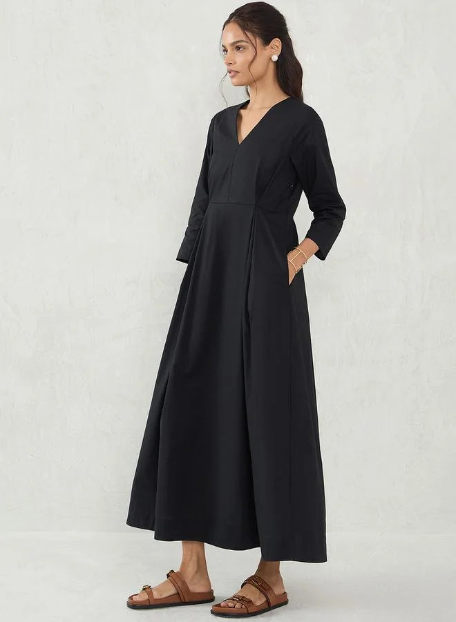 Femmella V-Neck Poplin Dress