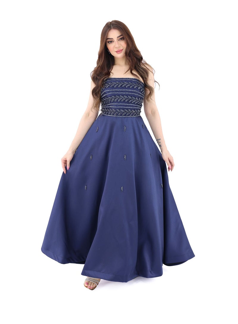 Modern Design A wonderful and luxurious long navy blue evening dress with a French design, made of Mikado material. This dress features beautiful hand embroidery on the bodice, which ranges from vibrant roses and l  - Image 1