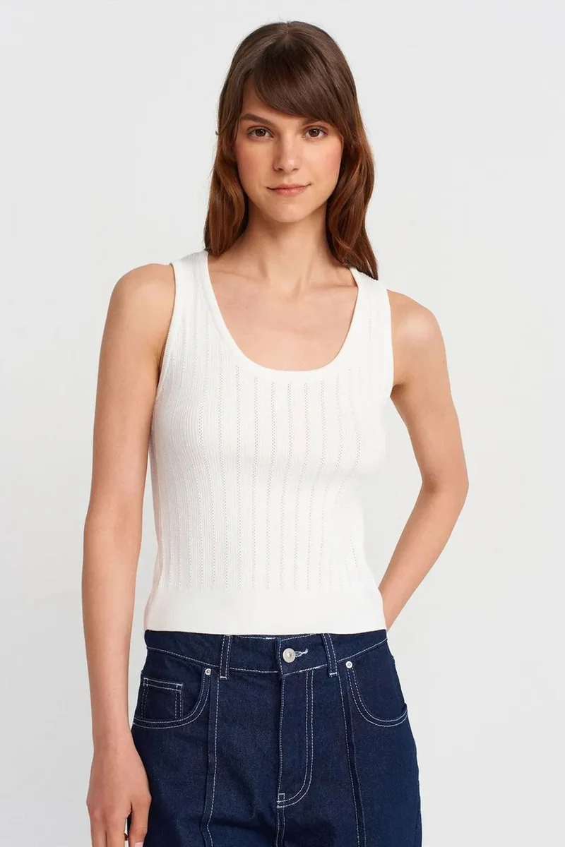 DILVIN Ribbed Sleeveless Slim-fit Blouse