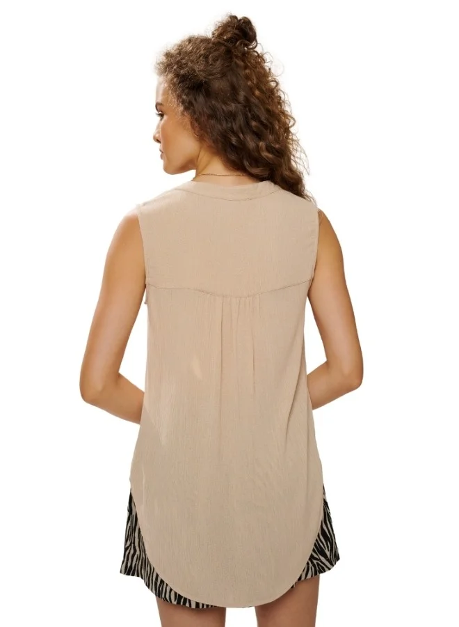 HaILYS Women's Sleeveless Button-Up Blouse - Beige