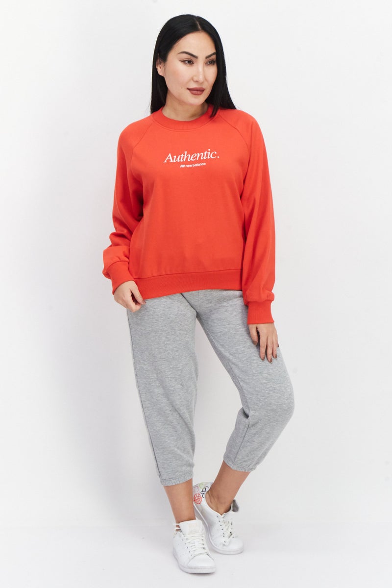 New Balance سويت شيرت رياضي نسائي مناسب في الهواء الطلق، أحمر - Image 2