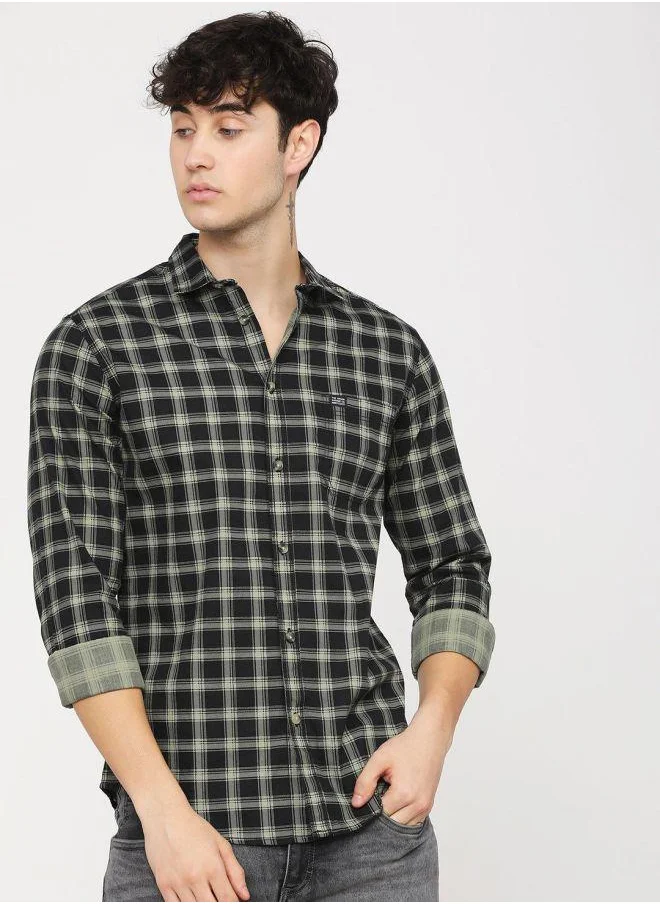 The Indian Garage Co Men Slim Fit Checkered Full Sleeves Spread Collar Casual Shirt