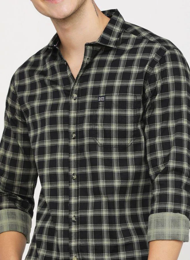 The Indian Garage Co Men Slim Fit Checkered Full Sleeves Spread Collar Casual Shirt