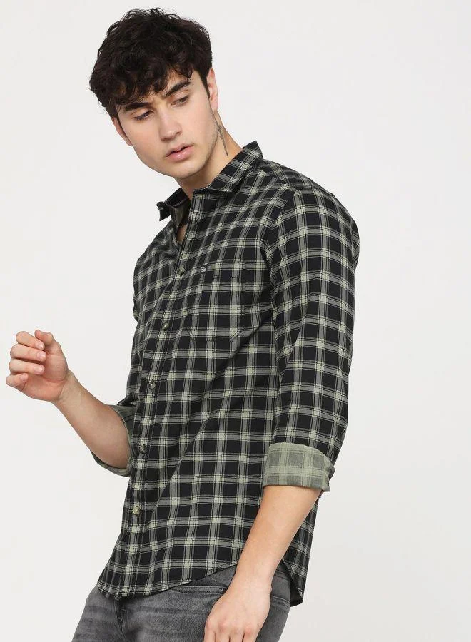 The Indian Garage Co Men Slim Fit Checkered Full Sleeves Spread Collar Casual Shirt