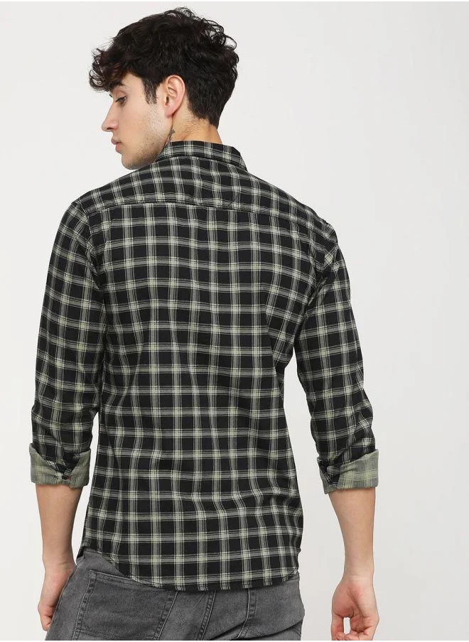 The Indian Garage Co Men Slim Fit Checkered Full Sleeves Spread Collar Casual Shirt
