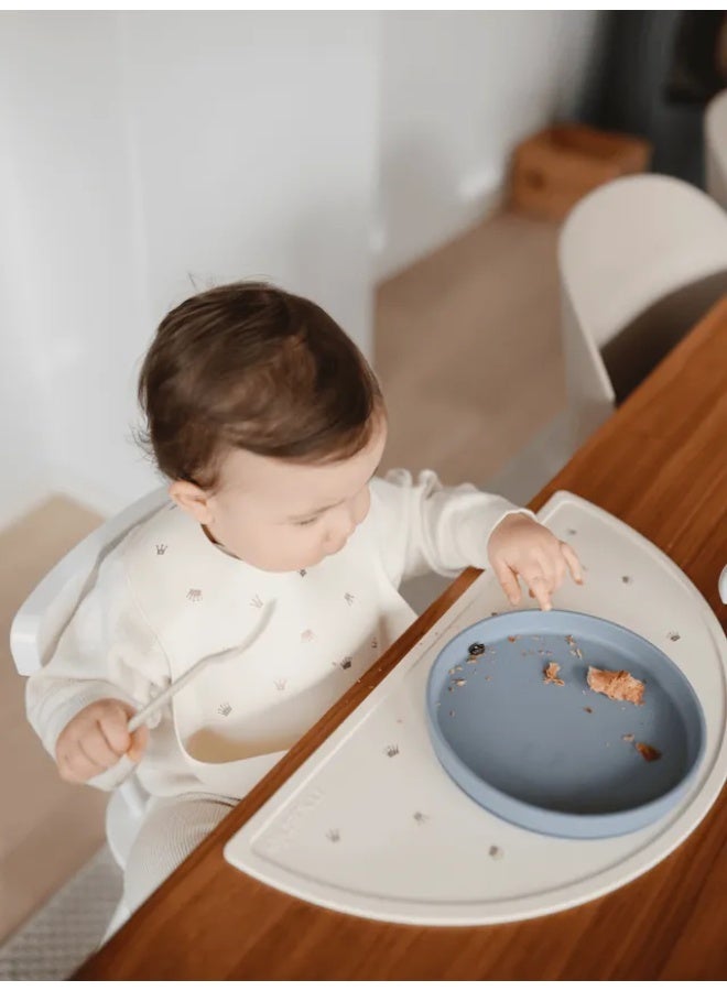 mushie مريلة سيليكون موشي بتصميم تيجان - Image 3