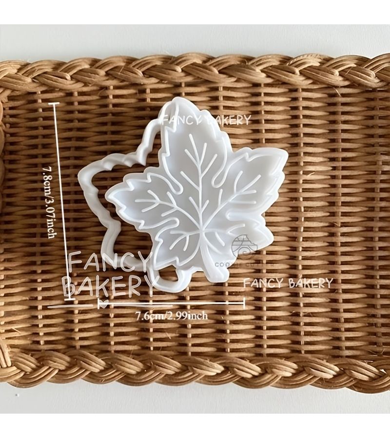 Maple Leaf L Cookie Mold 3D Realistic Baking Tool For Fondant Gingerbread - Image 3