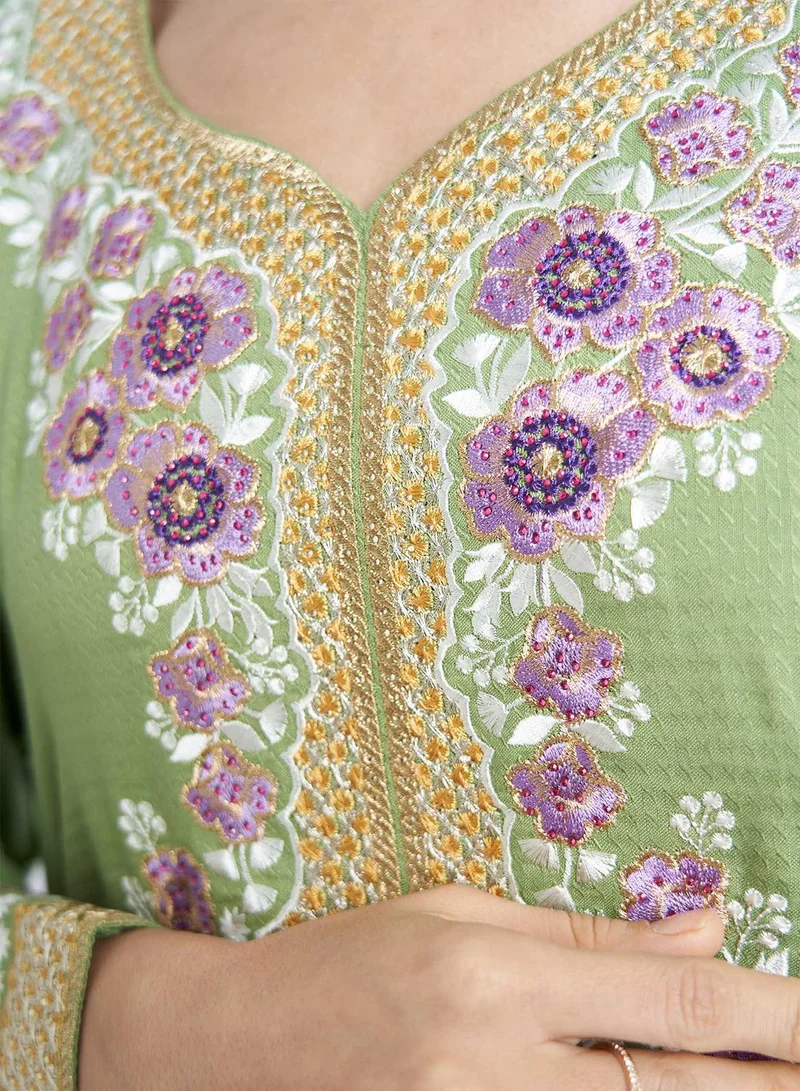 كشخة Kuwaiti Cut Solid Jalabiya with Computer Embroidery and Stone Work
