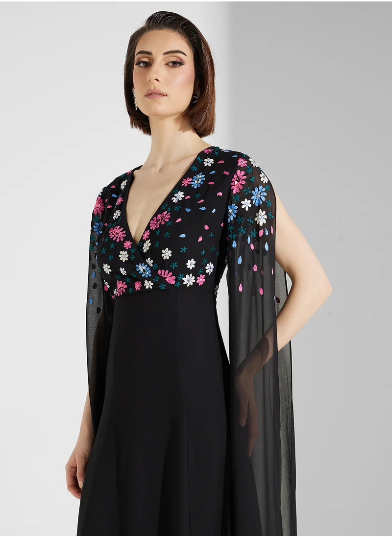 فروك اند فرل V-Neck Drape Sleeve Maxi Dress