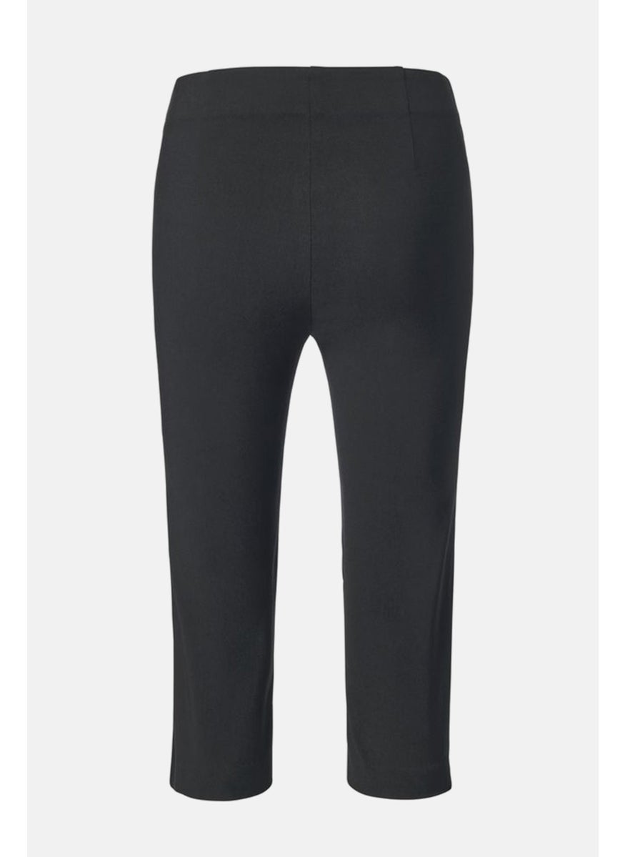 Tchibo Women Slim Fit Plain 3/4 th Capri Pants, Black  - Image 3