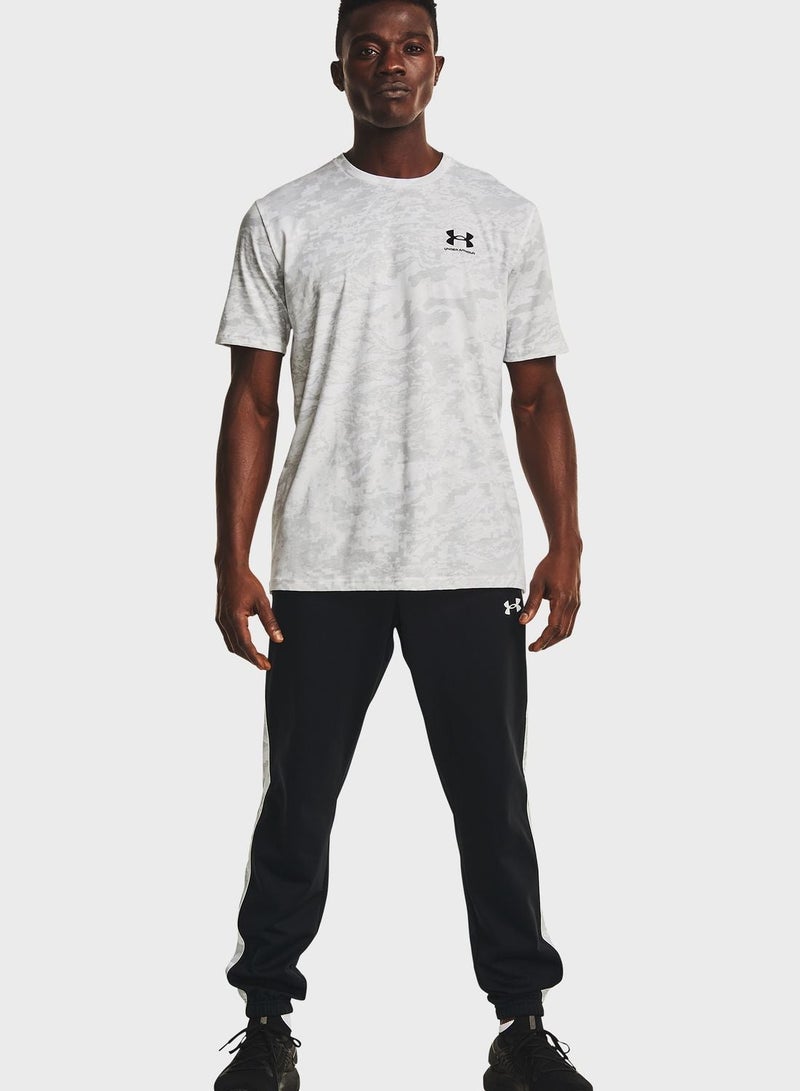 اندر ارمر تيشيرت برسومات مموهة - Image 4