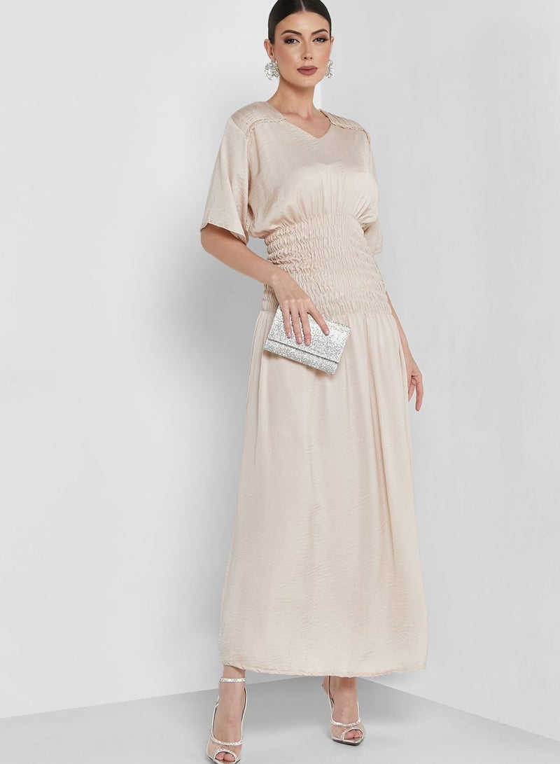 هيا كلوزيت فستان بياقة مربعة وحزام - Image 1