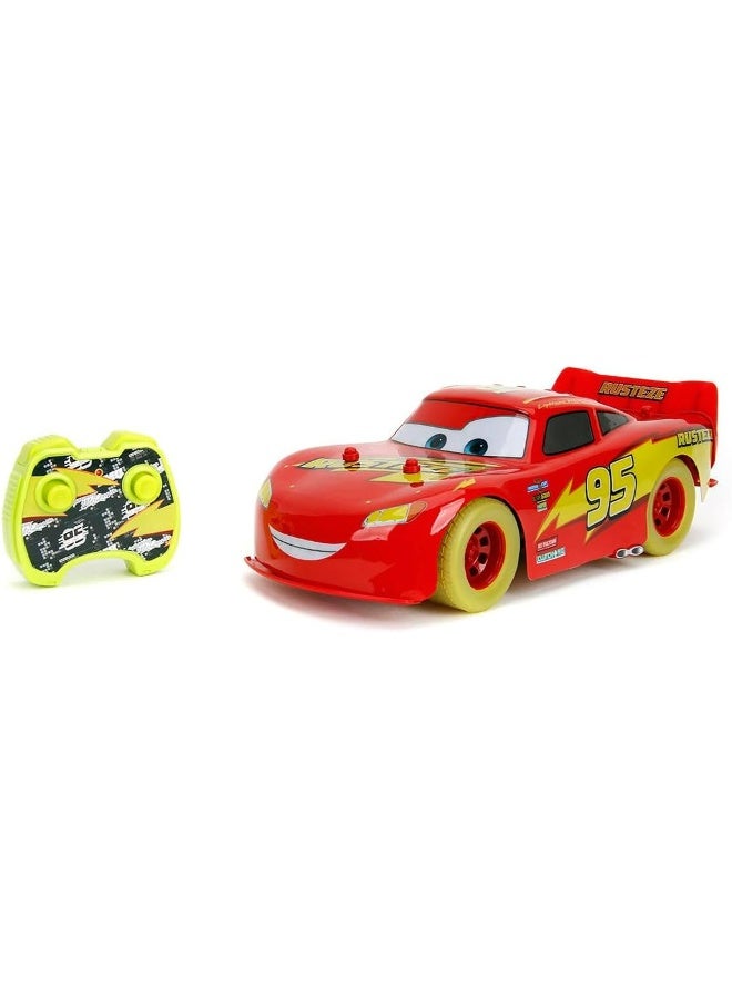 Jada Disney Pixar Cars Glow Racers Lightning McQueen 2.4 GHz RC Car (1:14, Red) - Image 2