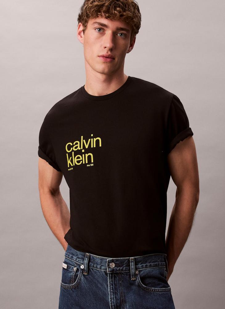 Calvin Klein Jeans Circle Graphic Relaxed T-Shirt - Image 1