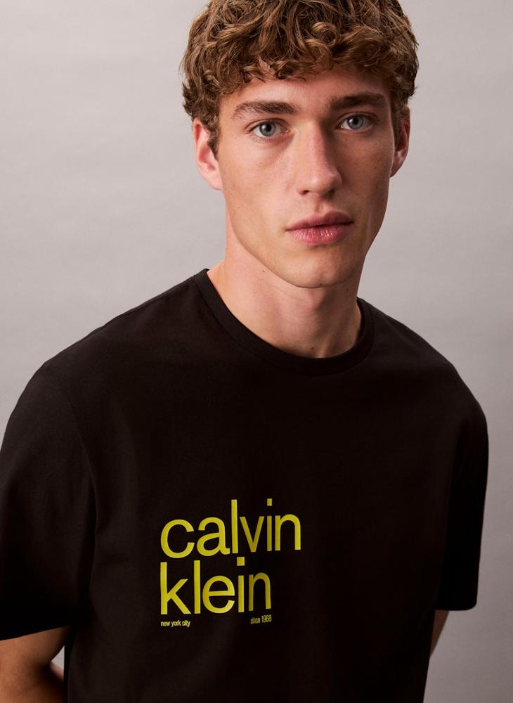 Calvin Klein Jeans Circle Graphic Relaxed T-Shirt - Image 3