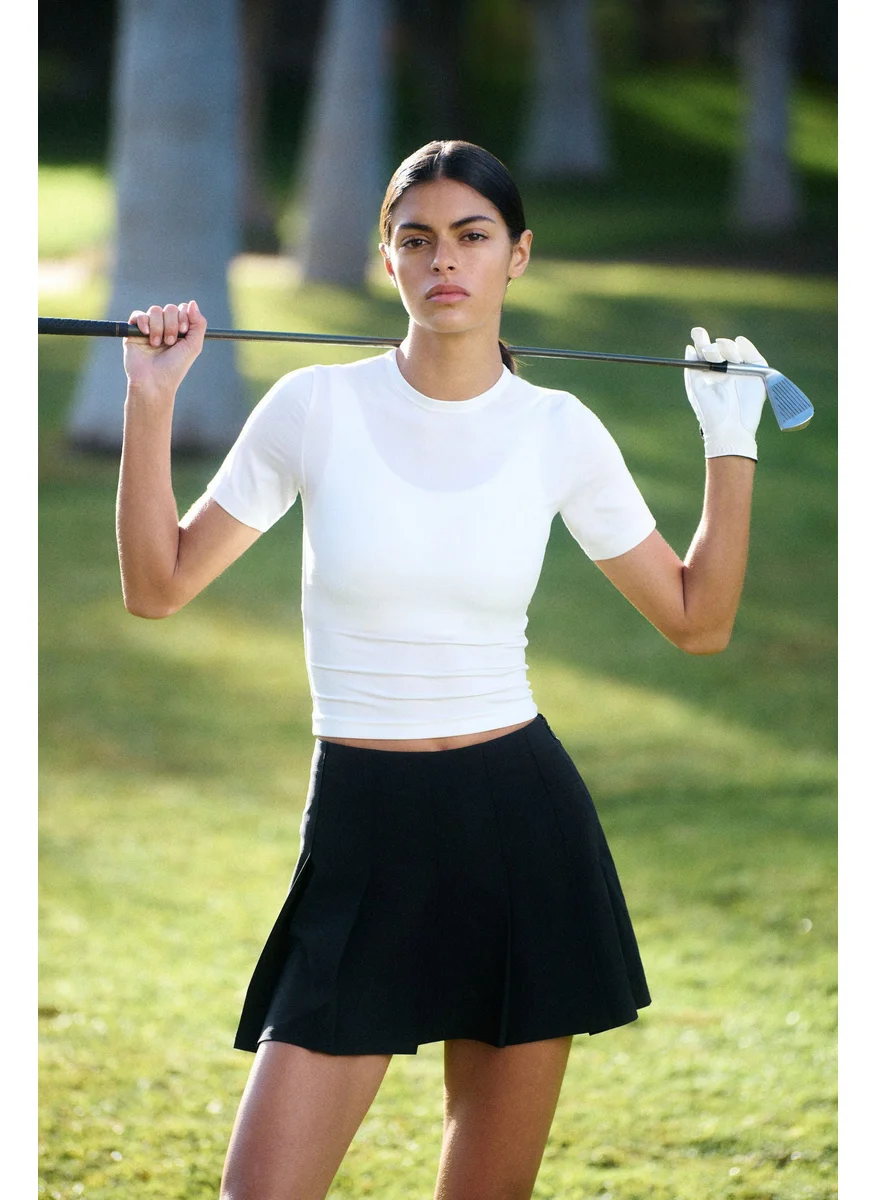 H&M Cropped Sports Top In Drymove™