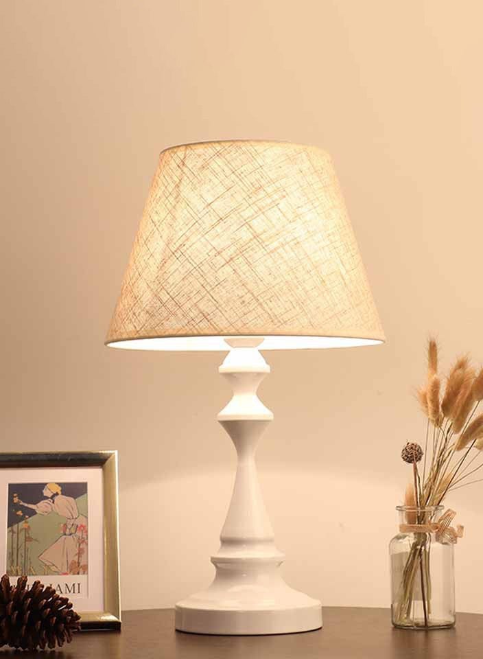 DAI HEART مصباح طاولة، مصباح طاولة بسيط، مصباح طاولة بجانب السرير، إضاءة ليلية، مصباح طاولة إبداعي لغرفة النوم مع غطاء قماشي، قاعدة بيضاء، مناسب لغرف النوم، غرف المعيشة، المكاتب، غرف الأطفال، غرف النوم المشتركة. - Image 2