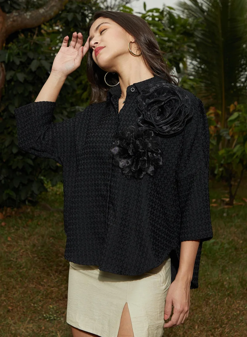 بينيا كولادا قميص نسائي أسود واسع من بيناكولادا بتصميم روزاليا مكعب الملمس للملابس الكاجوال بياقة ممتدة وأكمام طويلة بأساور وإغلاق بأزرار