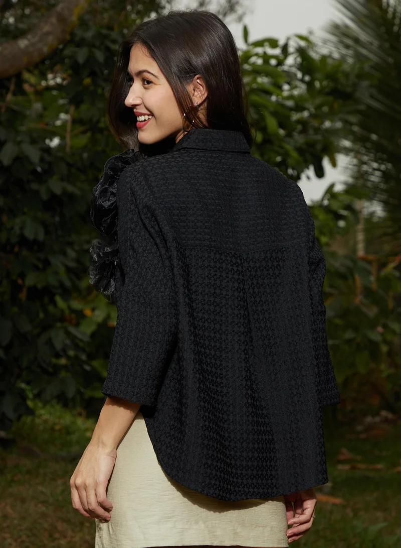 PINACOLADA  Women's Onyx Black Rosalia Cube-Tactile Oversized Shirt | نسائي | طوق منتشر | أكمام طويلة | نمط صلب | كاجوال ويومي | قميص واسع for Women | Best Price UAE