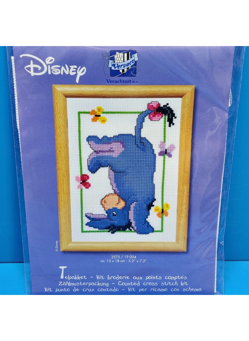 Vervaco 19004 Winnie The Pooh Etamine Kit Panel Table  - Image 1