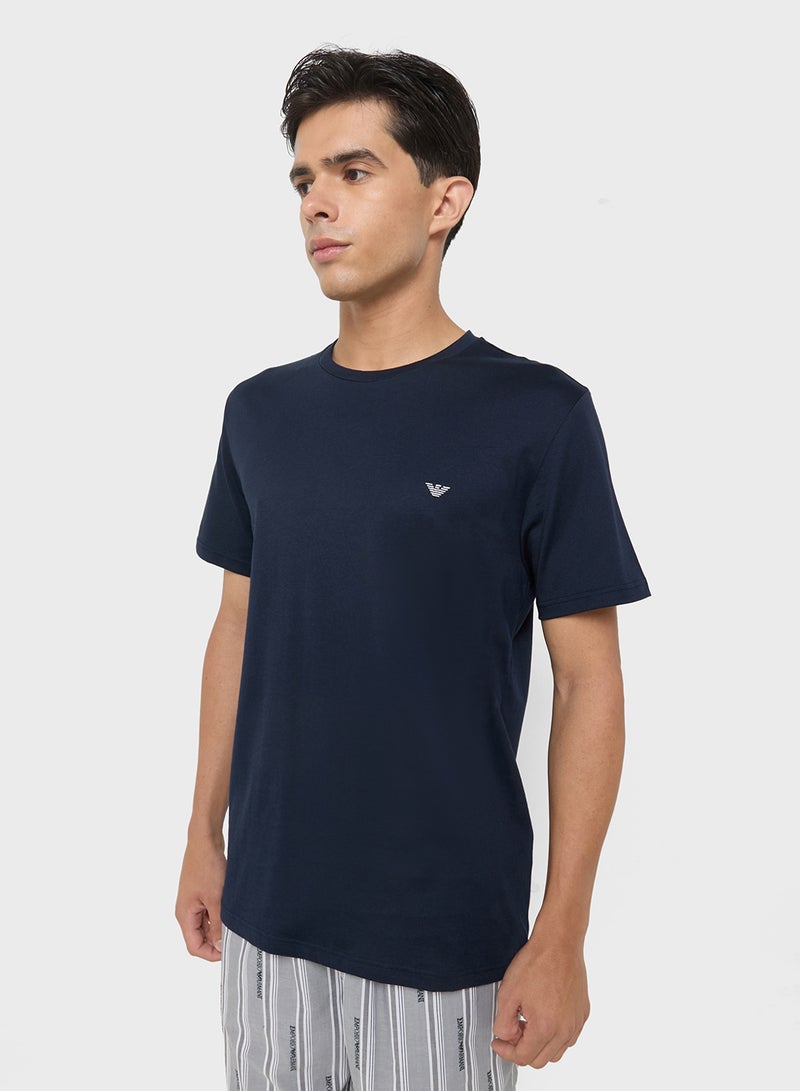 امبوريو ارماني طقم تي شيرت وشورت بشعار - Image 3