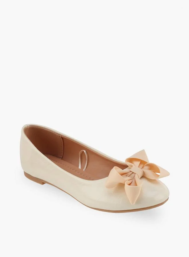 فلورا بيلا من شو إكسبرس Flora Bella Girls Bow Accent Ballerina Shoes