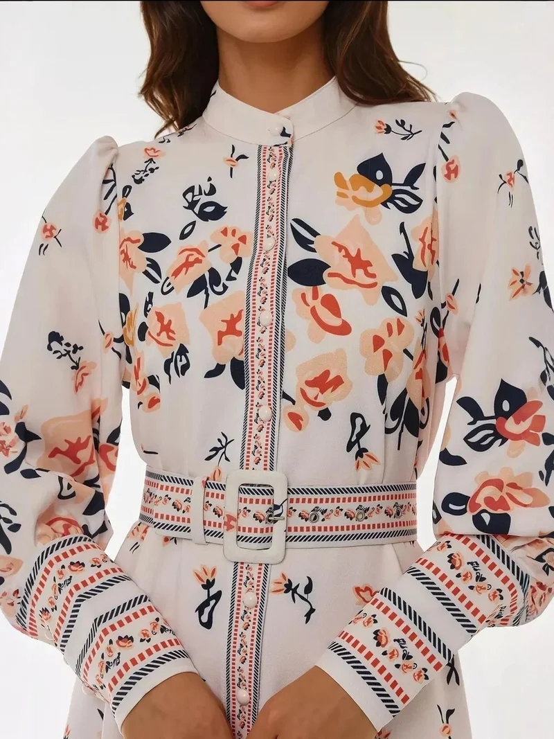 زوبعة فستان ماكسي طويل الأكمام مطبوع بحزام