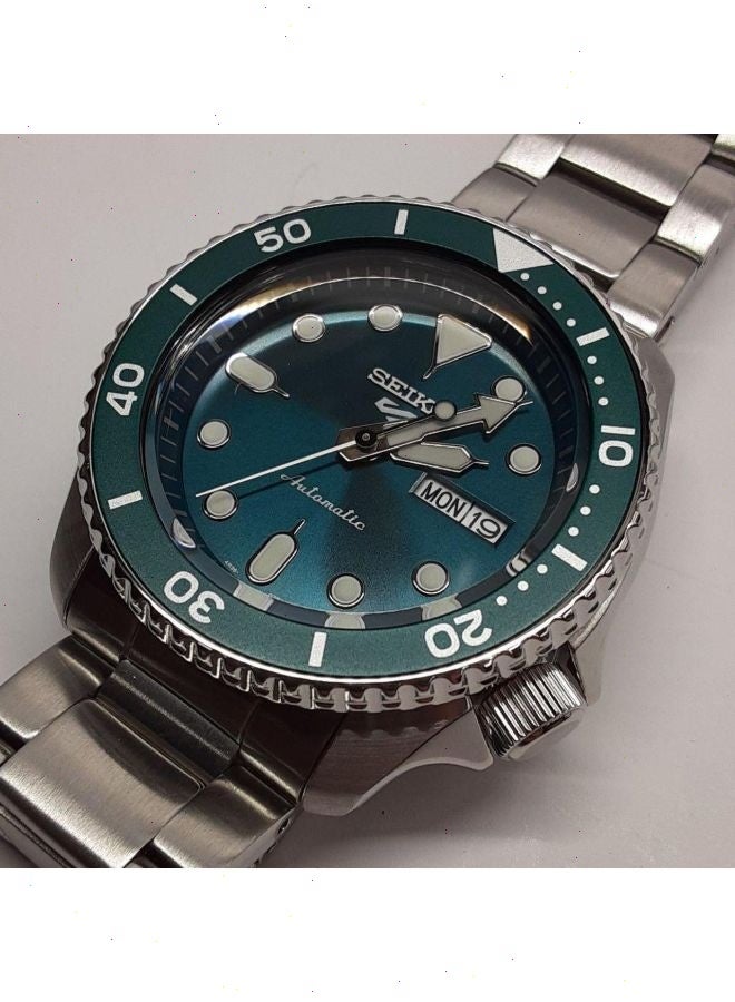 Seiko 5 Men's 5 Sports Water Resistant Analog Watch SRPD61K1 - Image 3