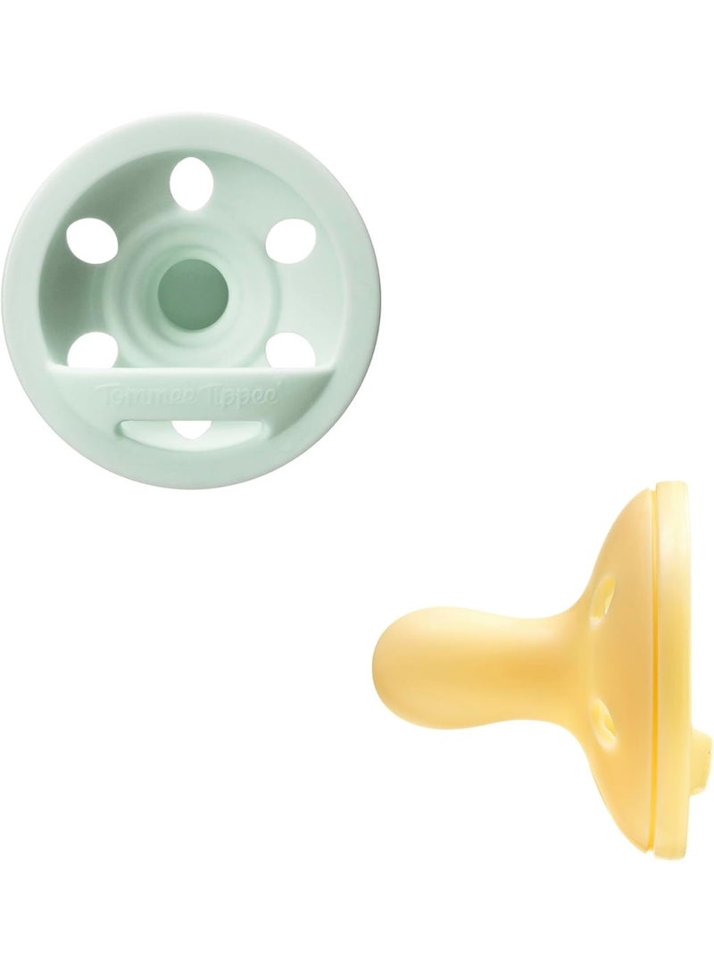 Tommee Tippee UK Tommee Tippee Breast-Like Soother, Skin-Like Texture, Symmetrical Orthodontic Design, BPA-Free, Includes Steriliser Box, (0-6m) - Image 3