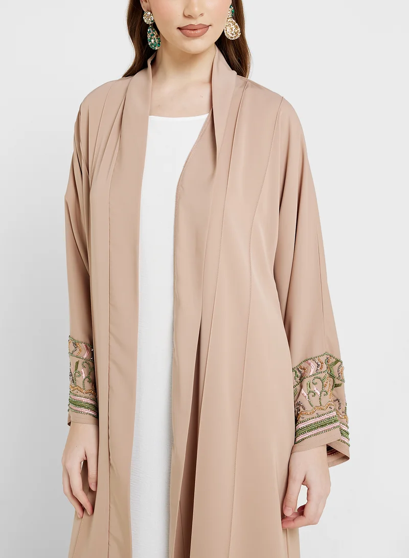 هيا كلوزيت Embroidered Flared Sleeve Abaya