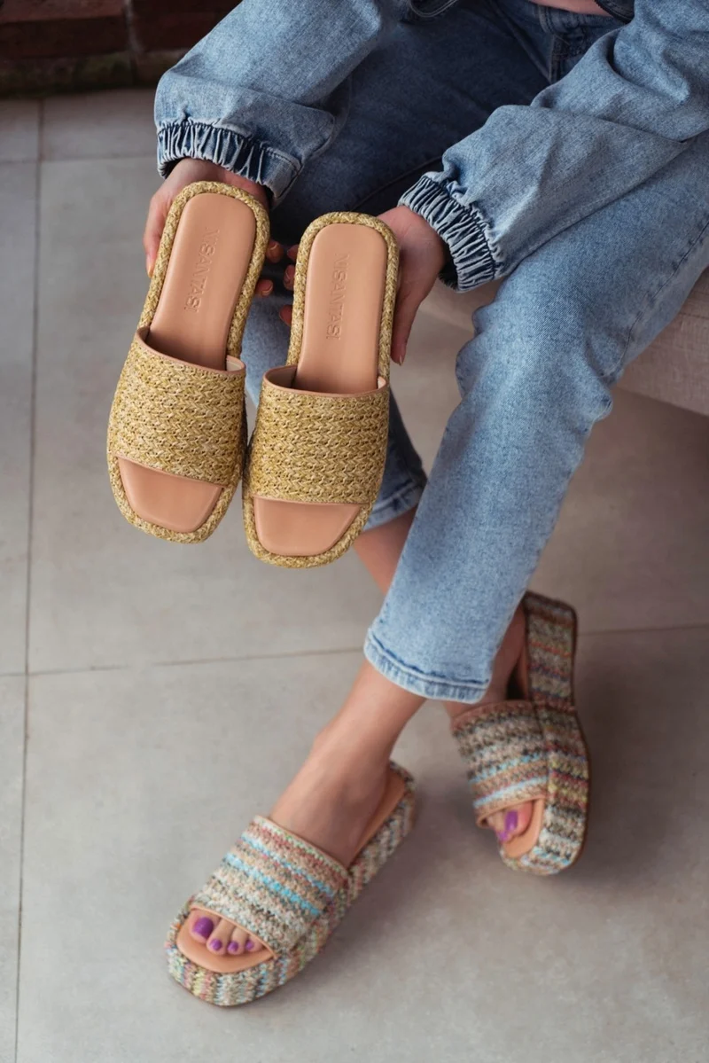 نيشانتاشي شوز Rainbow Colored Straw Single Strip Women's Thick Sole Slippers