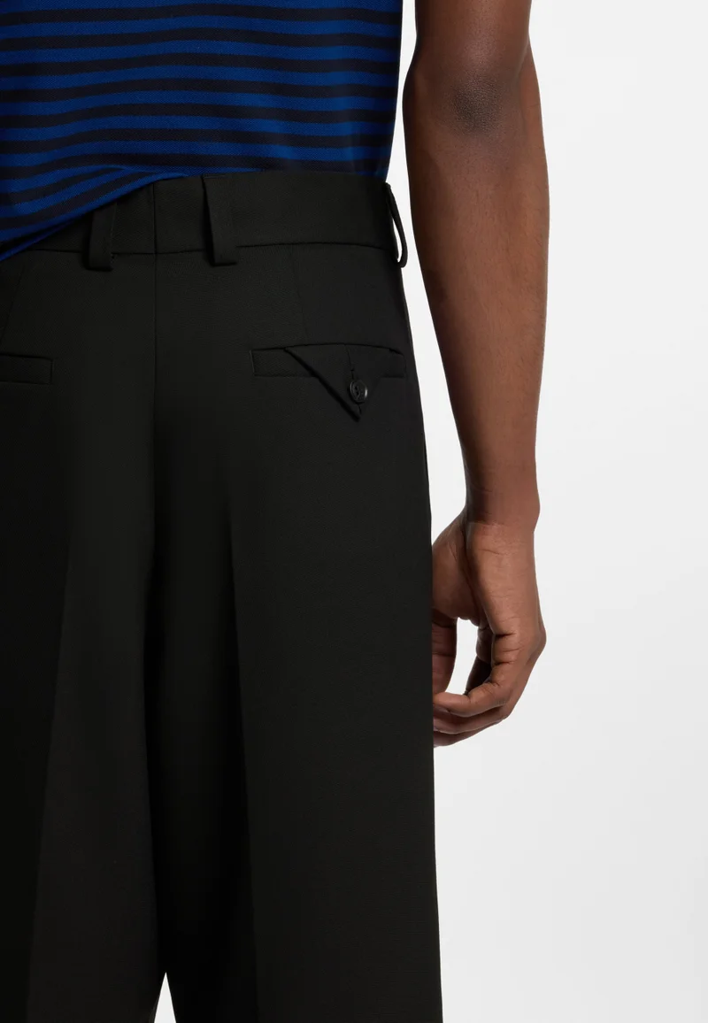 HUGO Black Relaxed-fit shorts in stretch twill with front pleats for Men | Best Price UAE