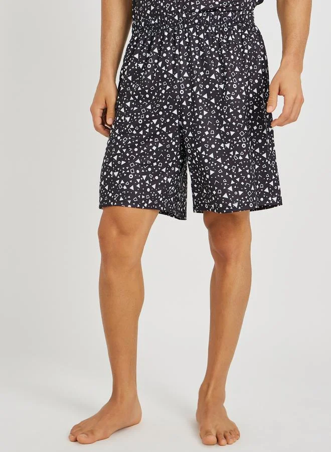 Styli Styli All-Over Printed T-Shirt and Shorts Pyjama Set