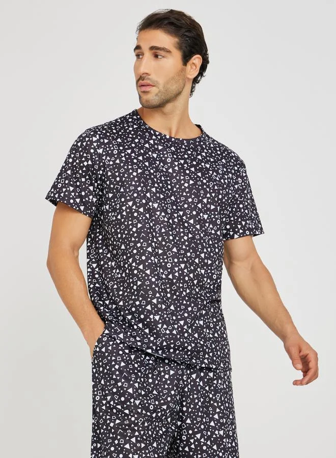 Styli Styli All-Over Printed T-Shirt and Shorts Pyjama Set