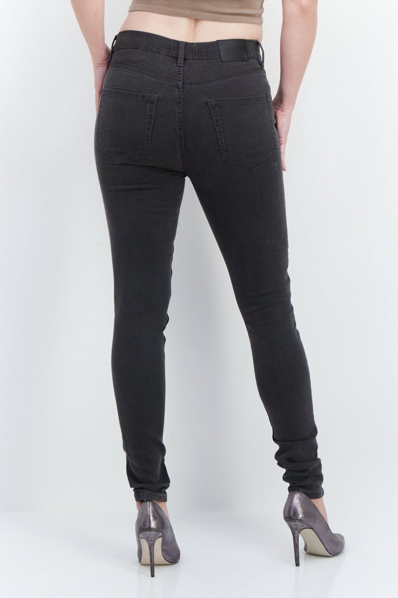 French Connection بنطلون ضيق مغسول للنساء، رمادي داكن - Image 3