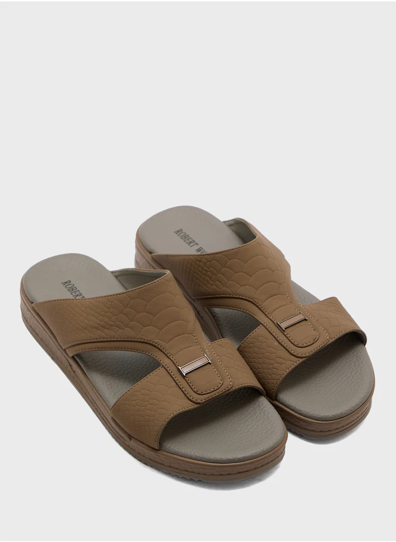 روبرت وود Arabic Sandals